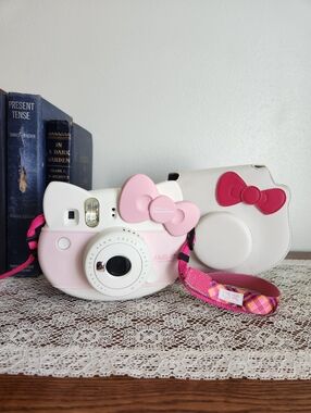 Fujifilm Instax Mini Hello Kitty Instant Film Camera with Matching Cover